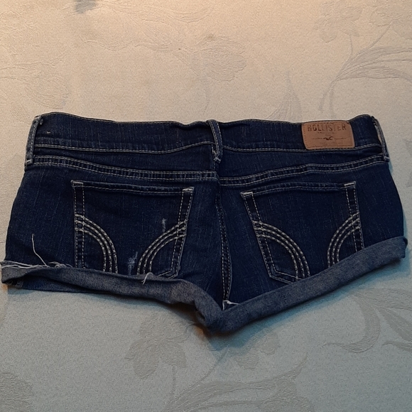 Ladies Hollister high rise jean shorts - Picture 3 of 5